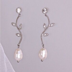 Silver Vine Pearl Drop Earrings & Ring
